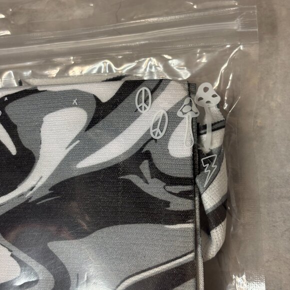 NWT Women's Free People Tights - Time Warp Pattern - Black/Grey/White - One Size - Picture 7 of 12